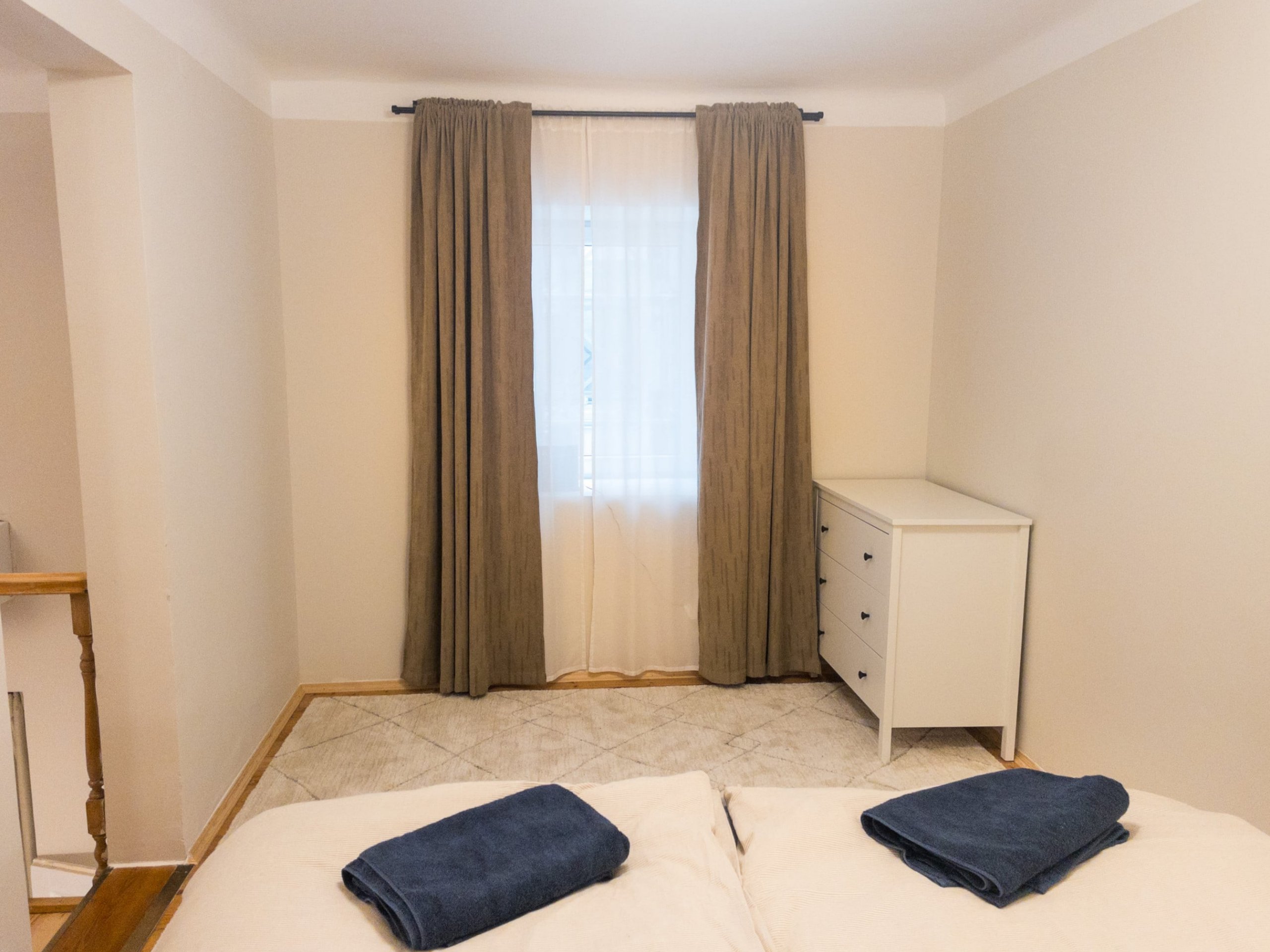 Bedroom 1 photo 3